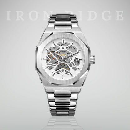 Elias Curren© Iron Ridge